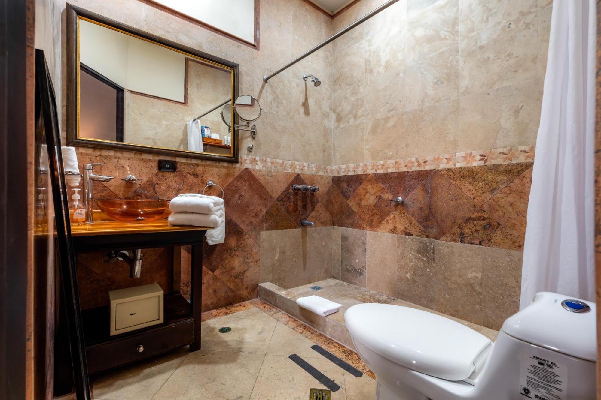Hotel Majestad San Jose  Luaran gambar