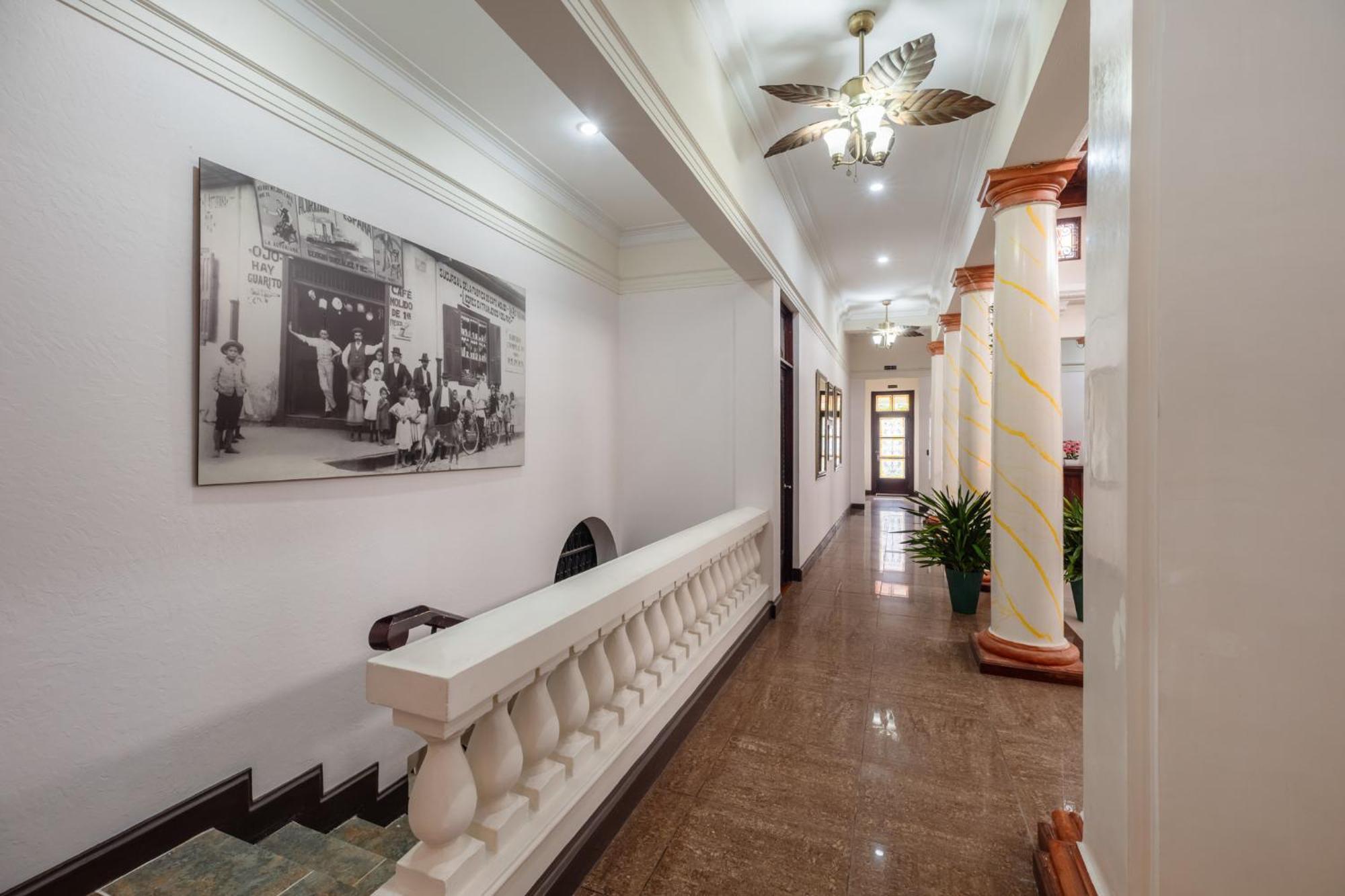 Hotel Majestad San Jose  Luaran gambar